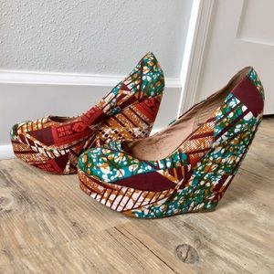 Aldo Forwood Wedge African wax print size 38